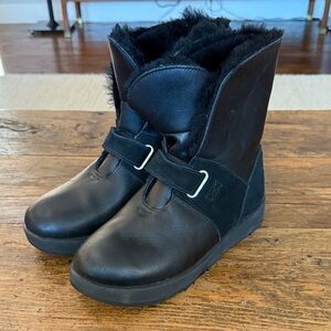 UGG Black Leather Shearling Isley Waterproof Boots Size 7